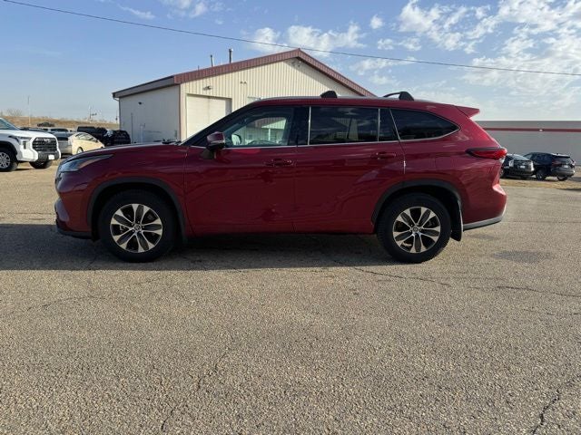 2021 Toyota Highlander XLE AWD