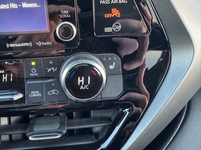 2022 Toyota Highlander XLE AWD