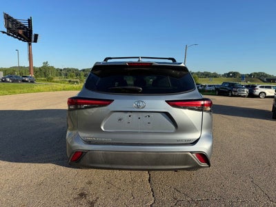 2022 Toyota Highlander XLE AWD
