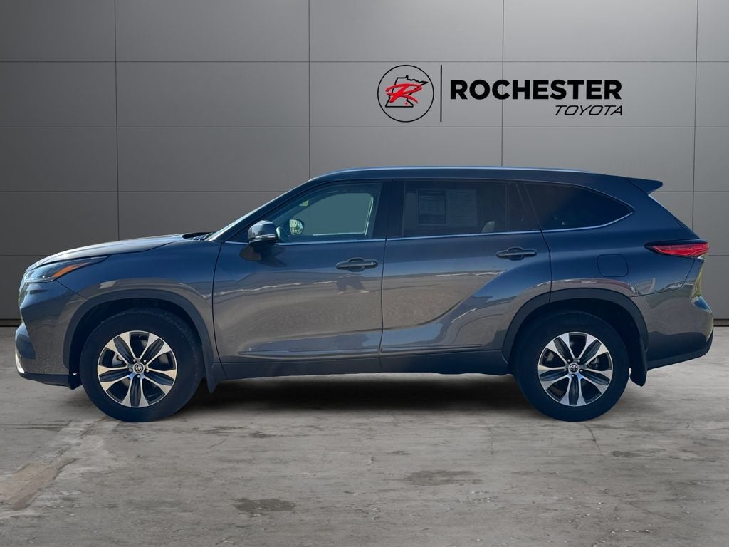 2022 Toyota Highlander XLE AWD