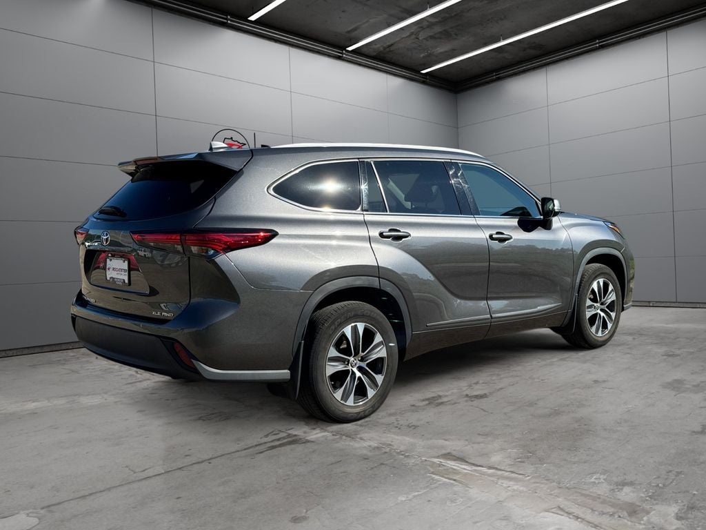 2022 Toyota Highlander XLE AWD