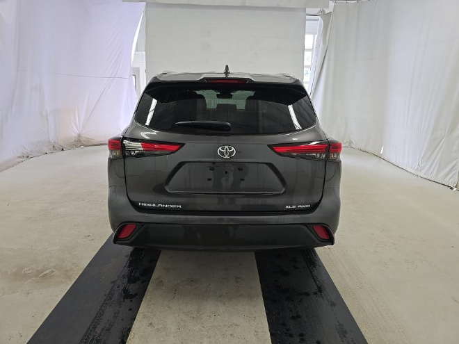 2022 Toyota Highlander XLE AWD