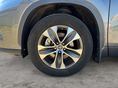 2022 Toyota Highlander XLE AWD