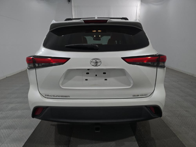 2022 Toyota Highlander XLE AWD