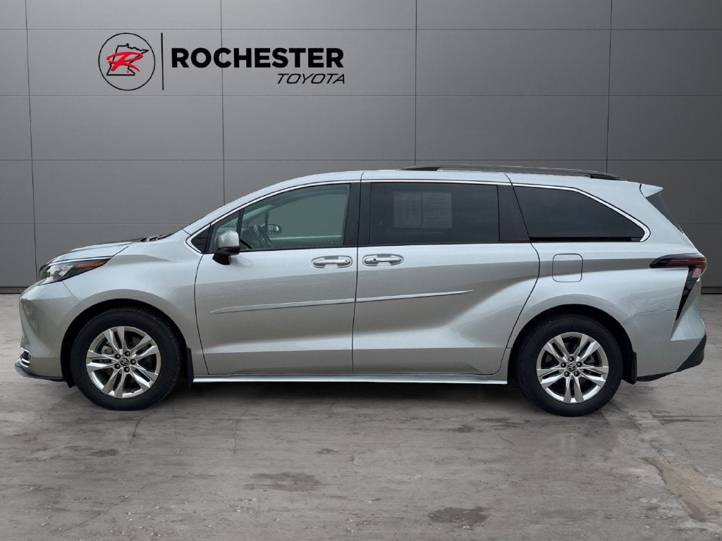 2024 Toyota Sienna XLE 7 Passenger