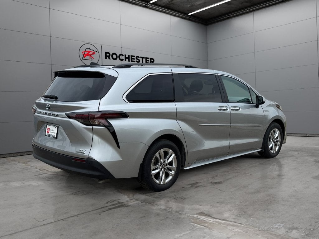 2024 Toyota Sienna XLE 7 Passenger