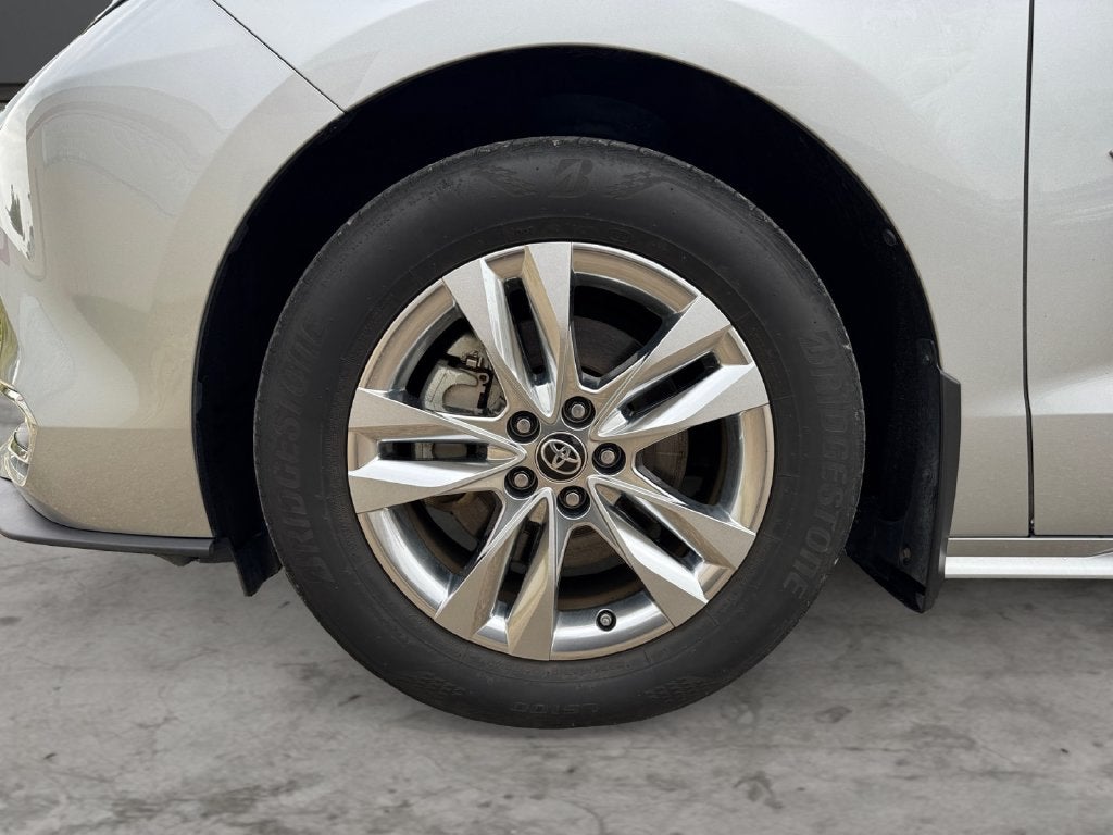 2024 Toyota Sienna XLE 7 Passenger