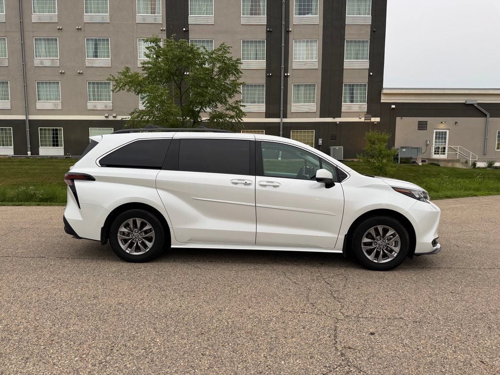 2025 Toyota Sienna XLE 7 Passenger