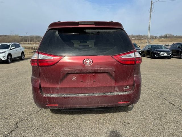 2017 Toyota Sienna LE 7 Passenger