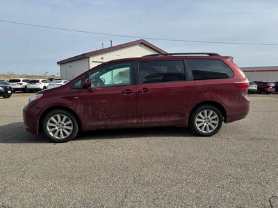 2017 Toyota Sienna LE 7 Passenger