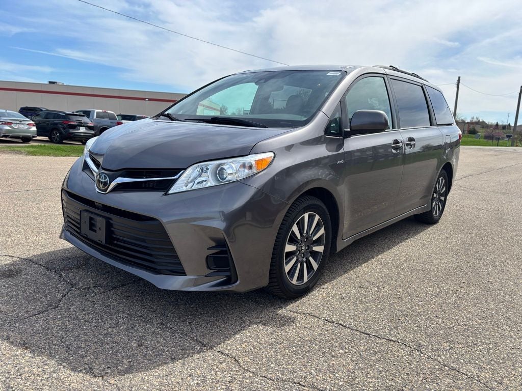 2019 Toyota Sienna LE 7 Passenger