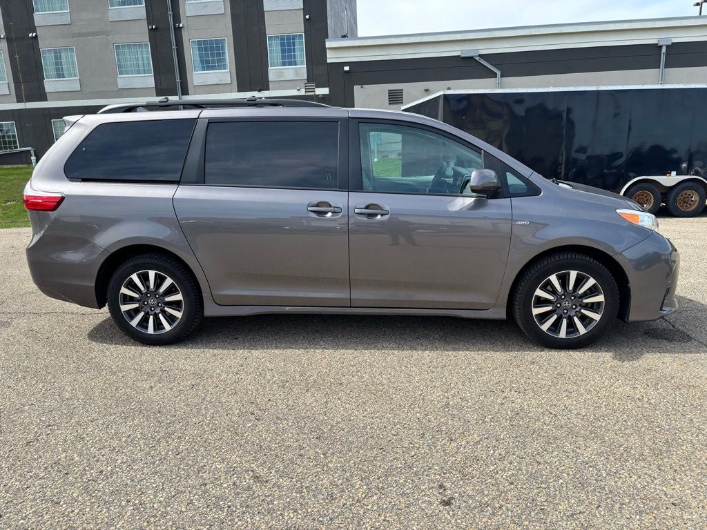 2019 Toyota Sienna LE 7 Passenger