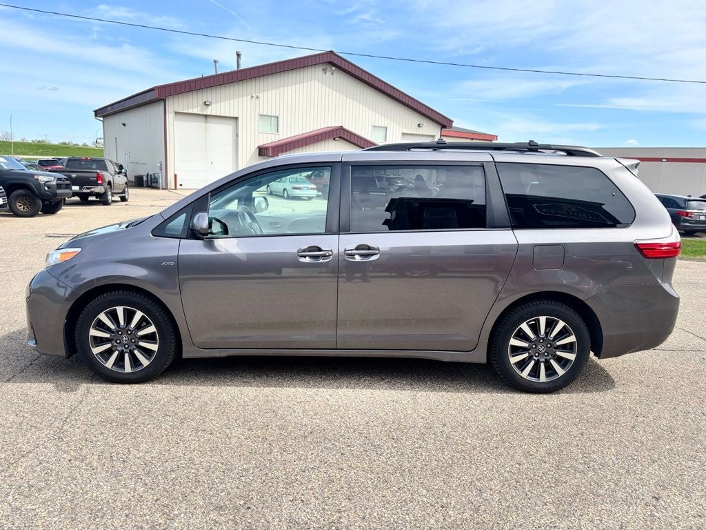 2019 Toyota Sienna LE 7 Passenger