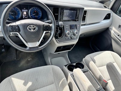 2019 Toyota Sienna LE 7 Passenger