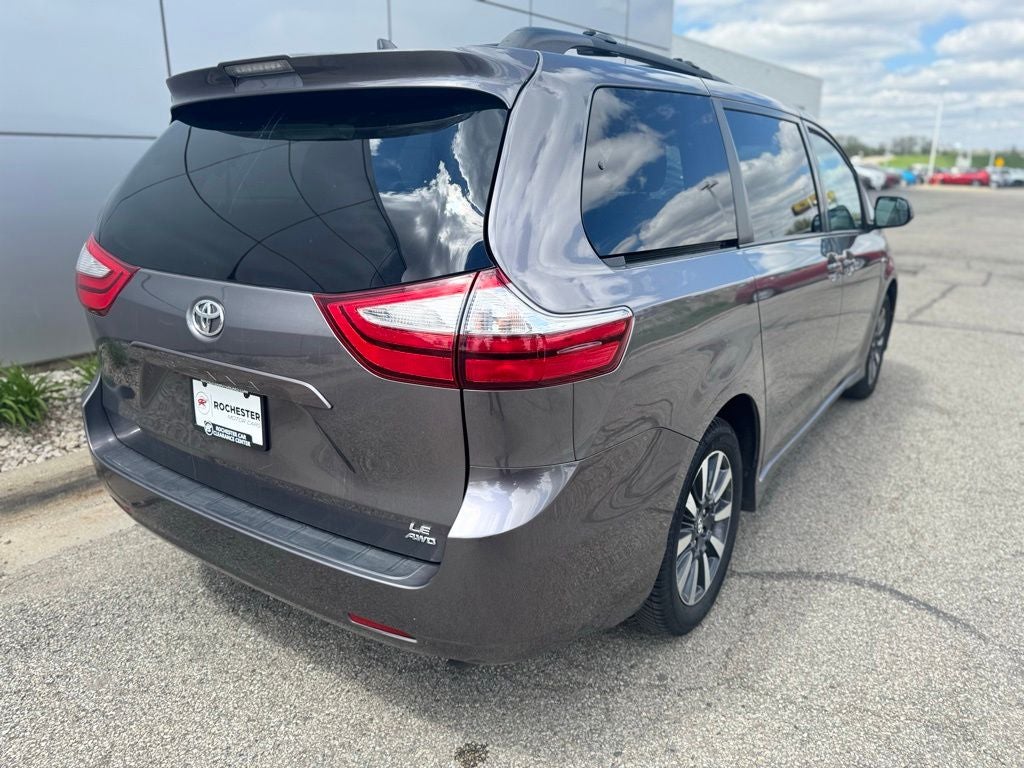 2019 Toyota Sienna LE 7 Passenger