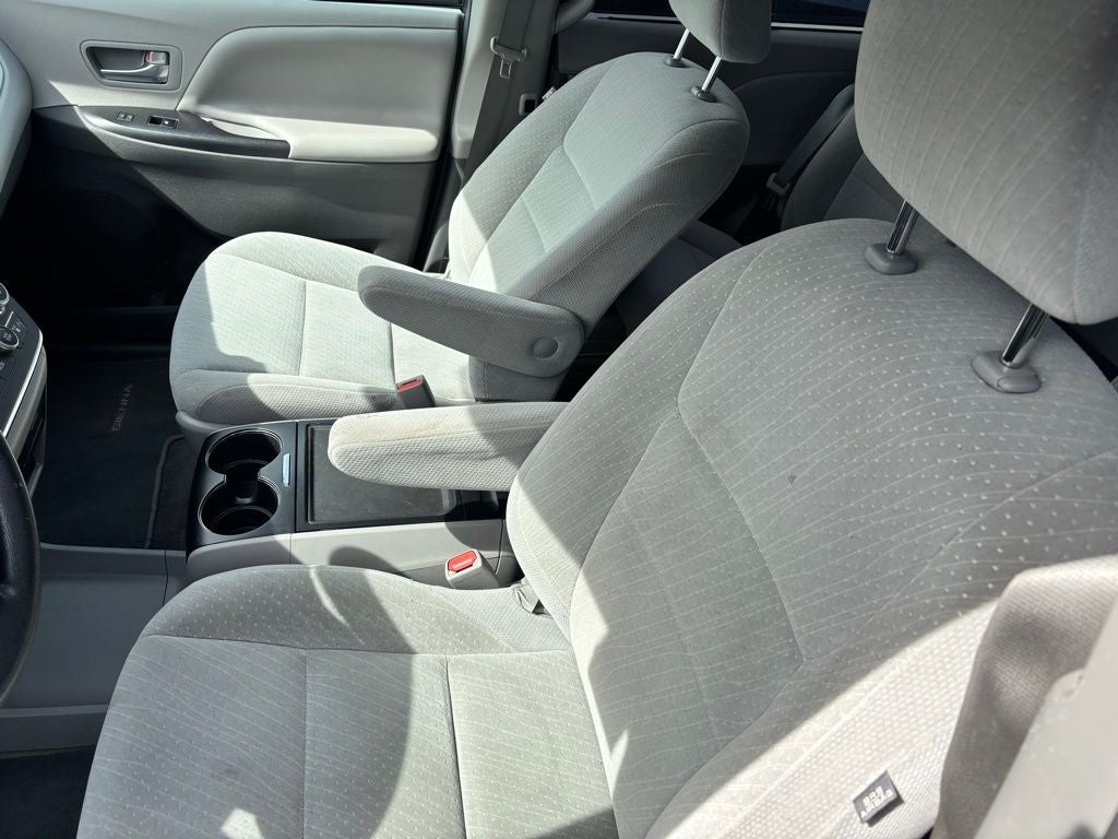 2019 Toyota Sienna LE 7 Passenger