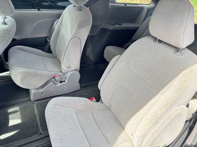2019 Toyota Sienna LE 7 Passenger
