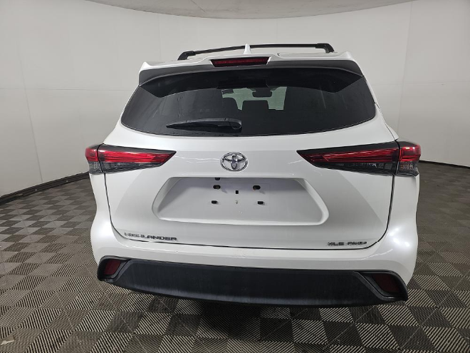 2023 Toyota Highlander XLE AWD