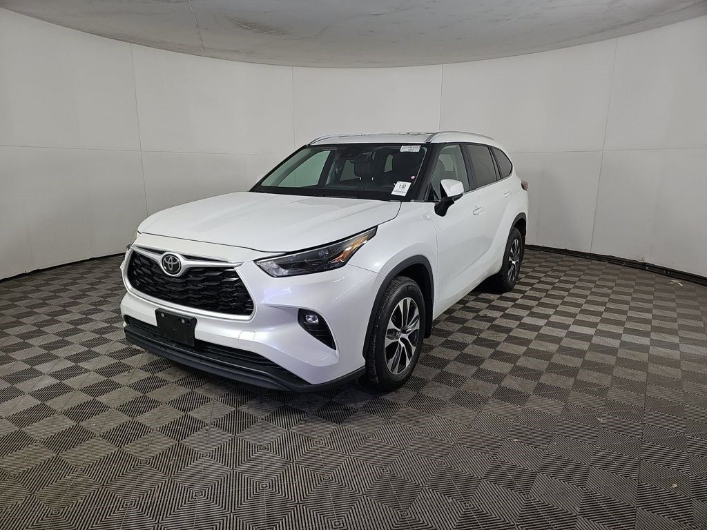 2023 Toyota Highlander XLE AWD