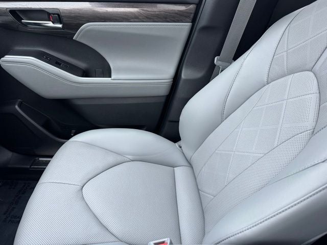 2024 Toyota Highlander Platinum AWD