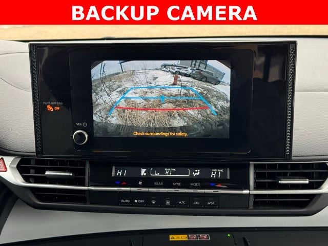 2025 Toyota Sienna LE 8 Passenger