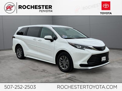 2025 Toyota Sienna LE 8 Passenger