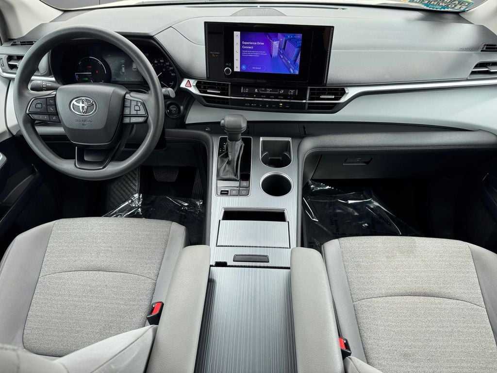 2025 Toyota Sienna LE 8 Passenger