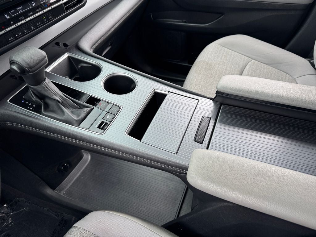 2025 Toyota Sienna LE 8 Passenger