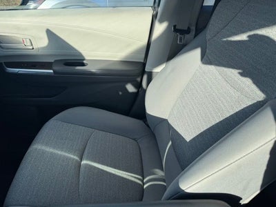 2022 Toyota Sienna LE 8 Passenger