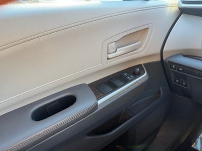 2022 Toyota Sienna LE 8 Passenger