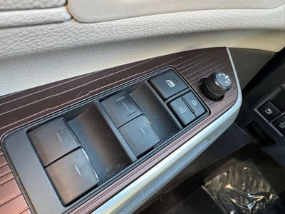 2022 Toyota Sienna LE 8 Passenger