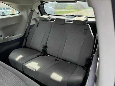 2022 Toyota Sienna LE 8 Passenger