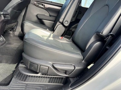 2023 Toyota Highlander Hybrid Limited AWD