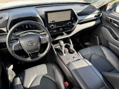 2023 Toyota Highlander Hybrid Limited AWD