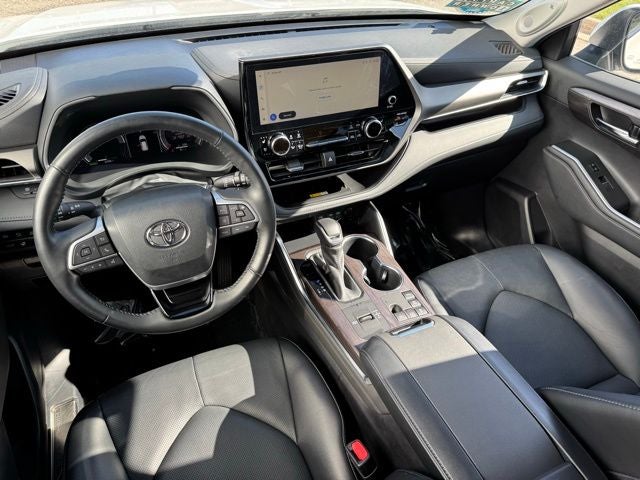 2023 Toyota Highlander Hybrid Limited AWD