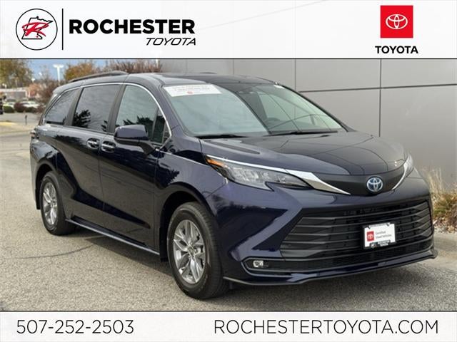 2025 Toyota Sienna XLE 8 Passenger
