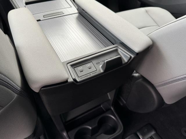 2025 Toyota Sienna XLE 8 Passenger