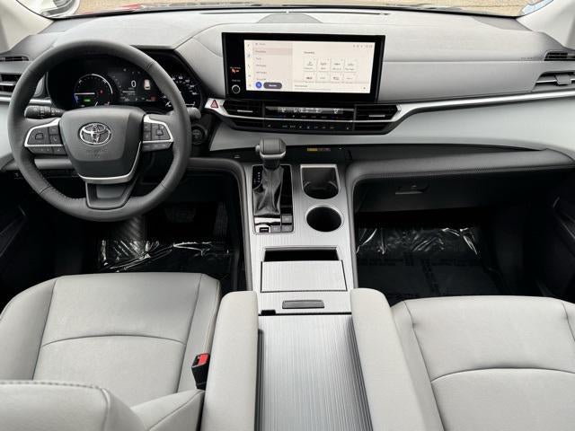 2025 Toyota Sienna XLE 8 Passenger
