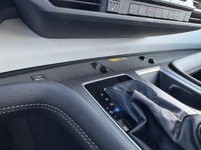 2025 Toyota Sienna XLE 8 Passenger