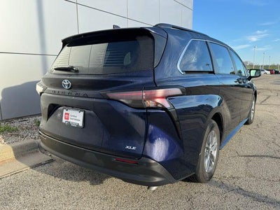 2025 Toyota Sienna XLE 8 Passenger