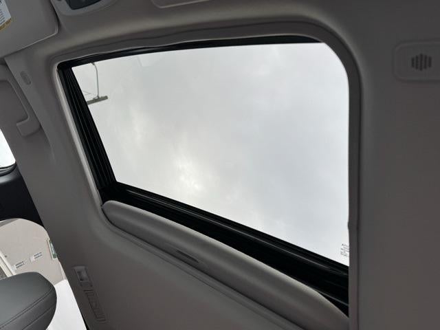 2025 Toyota Sienna XLE 8 Passenger