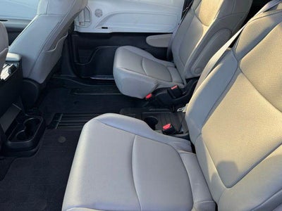 2025 Toyota Sienna XLE 8 Passenger