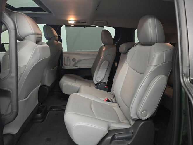 2025 Toyota Sienna XLE 8 Passenger