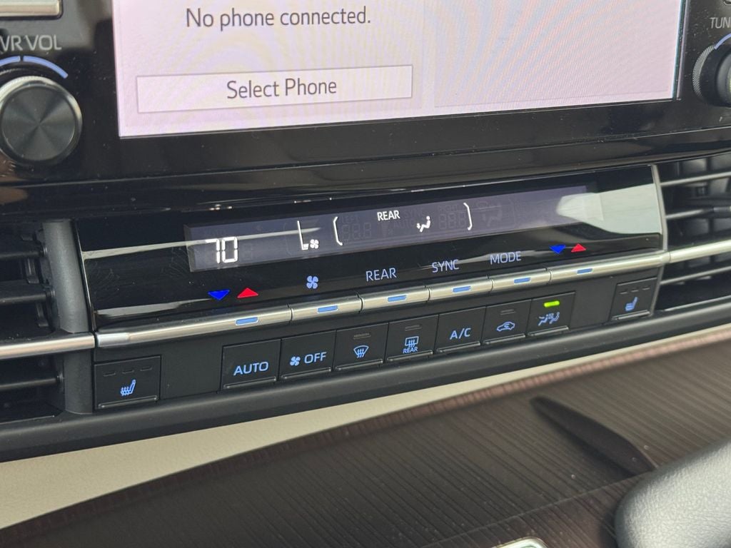 2022 Toyota Sienna XLE 8 Passenger
