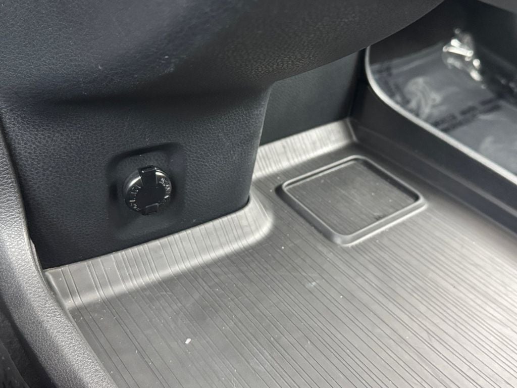 2022 Toyota Sienna XLE 8 Passenger