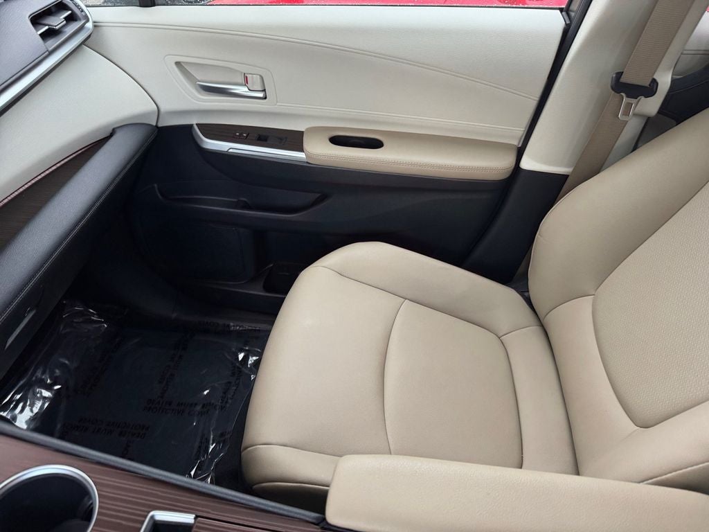 2022 Toyota Sienna XLE 8 Passenger