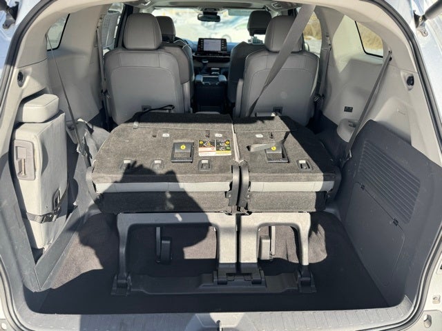 2024 Toyota Sienna XLE 8 Passenger