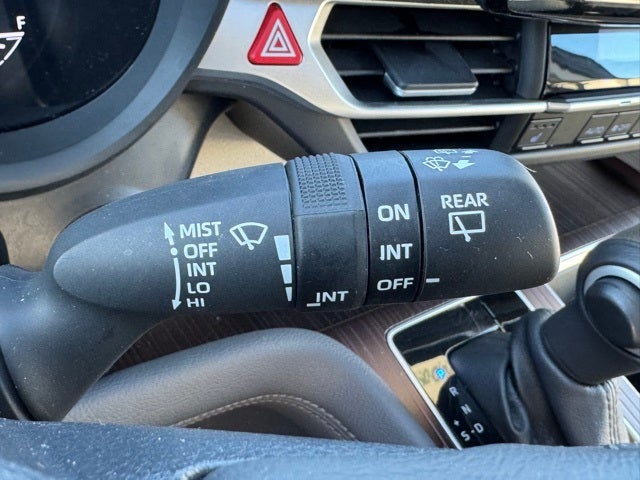 2024 Toyota Sienna XLE 8 Passenger