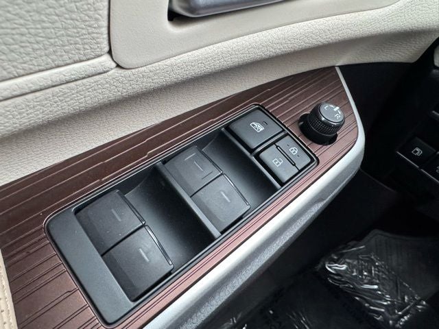 2021 Toyota Sienna XLE 7 Passenger