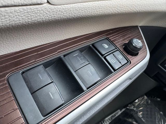 2021 Toyota Sienna XLE 7 Passenger